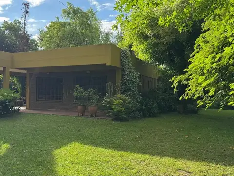 Las Acacias 900