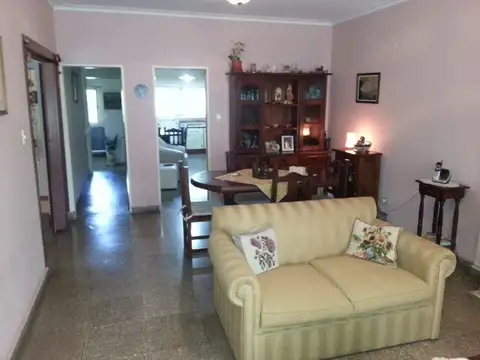 J Diaz De Solis 2300