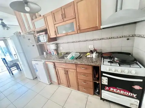 Casa 4 ambientes con 2 baños