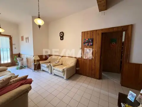 Casa 6 ambientes con 5 baños