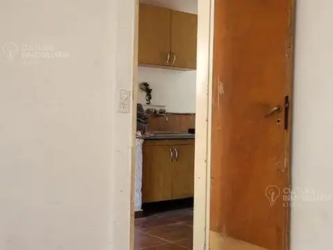 VENTA LOTE CON CASA 2 AMBIENTES A REFACCIONAR LA REJA FINANCIA