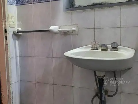 VENTA CASA 2 AMBIENTES LA REJA A REFACCIONAR FINANCIA