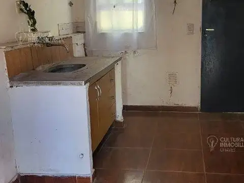 Casa 2 ambientes con 1 baño
