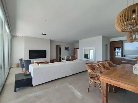CASA 4 AMB. EN ALQUILER - SAN SEBASTIAN VISTA LAGO