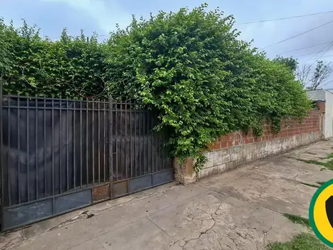 Casa 5 ambientes con 1 baño
