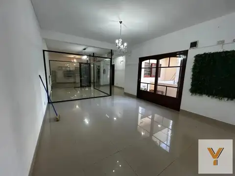 Oficina en alquiler - 3 Baños - Caballito