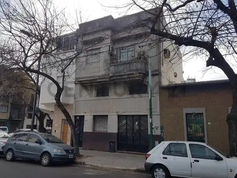 Venta Casa 4 ambientes , Cochera , terraza. Villa Crespo