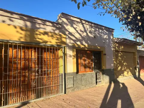 VENTA CASA 2 DORM, COCHERA Y LOCAL LAS HERAS