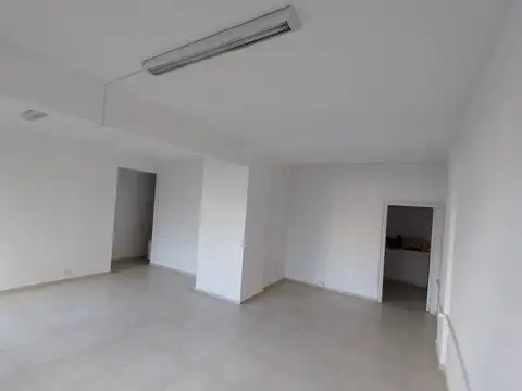 Oficina Monoambiente con 4 baños