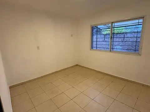 Casa en Alquiler - 2 Dormitorios 1 Baño - 90mts - Quilmes