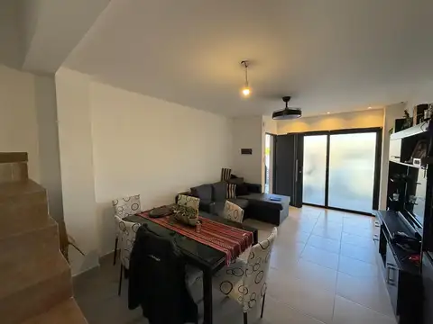 Depto Tipo Casa en Venta de 3 ambientes