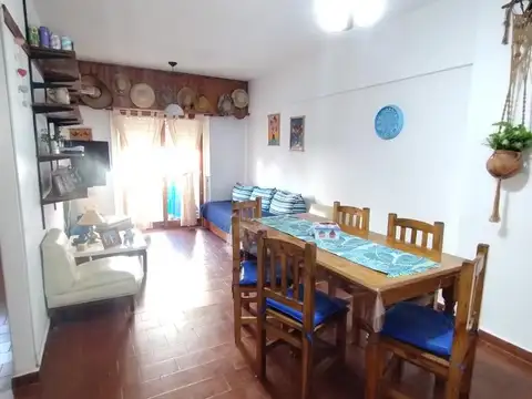 Tres ambientes céntrico patio y parrilla