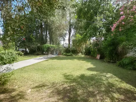 Casa 1 dormitorio parque en venta Sicardi