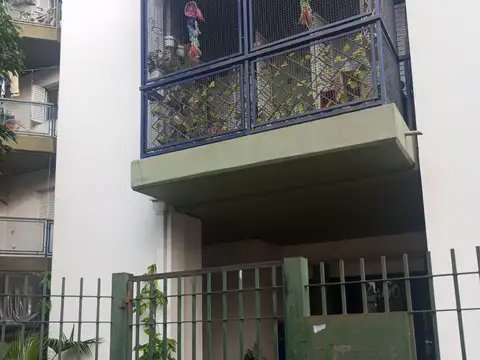 DEPARTAMENTO 3 AMBIENTES EN PLANTA BAJA- CARAPACHAY