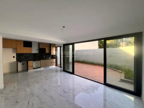 Venta departamento 3 ambientes con dos cocheras en Castelar Norte.