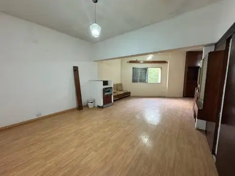 Departamento 2 dormitorios + Comodin - Av. Alberdi 714