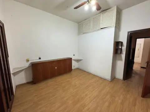 Departamento 2 dormitorios + Comodin - Av. Alberdi 714