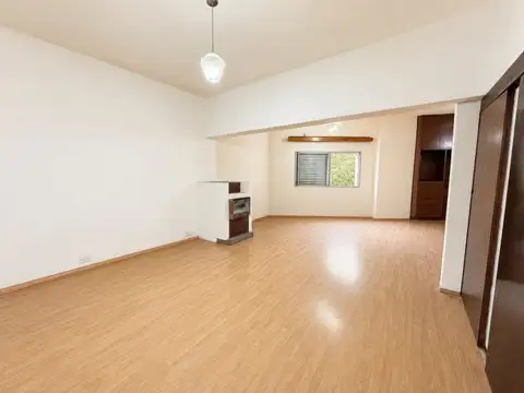 Departamento 2 dormitorios + Comodin - Av. Alberdi 714