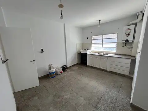 DEPARTAMENTO 3 AMBIENTES CON BALCON Y TERRAZA.