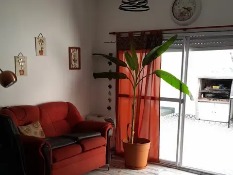 Vendo en Nueva Pompeya. PH de 3 Ambientes, con Patio y Terraza.