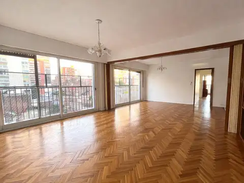 Venta Departamento 4 amb en Belgrano piso alto frente a Barrancas