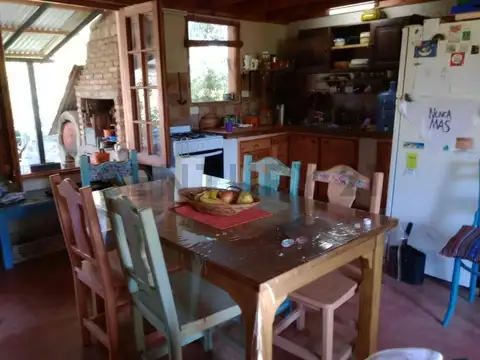 Casa 6 ambientes con 2 baños