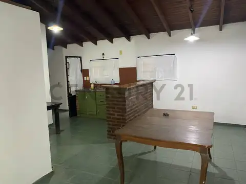 Casa 4 ambientes con 1 baño
