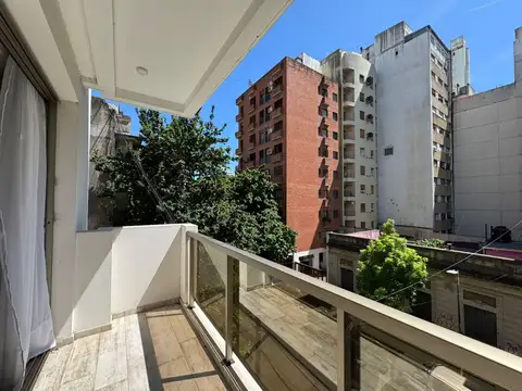 Departamento en  venta con 2 cocheras y oficina