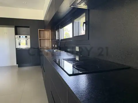 Casa en Venta en Guillermo E Hudson, USD 529.000