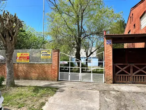 DEPTO 3 AMB  PB CENTRO CON  PATIO Y ESPACIO VEHICULAR