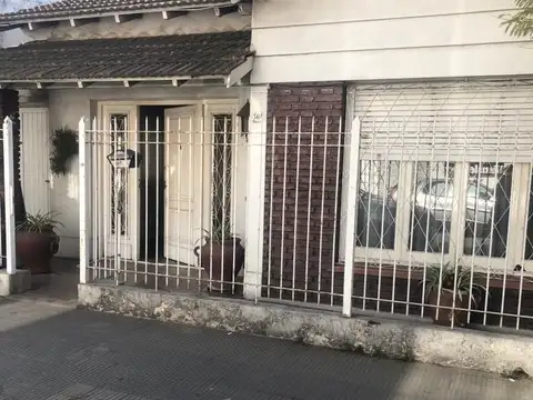 *LOTE DE 8,66 X 17,32 *CON CASA A DEMOLER *ZONIFICACION C1 "COMERCIAL CENTRAL"