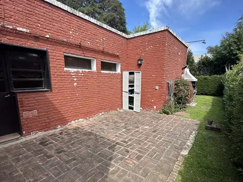 Casa 5 ambientes con 2 baños