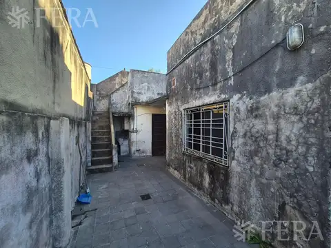 Venta PH 3 ambientes con patio en Ezpeleta Este