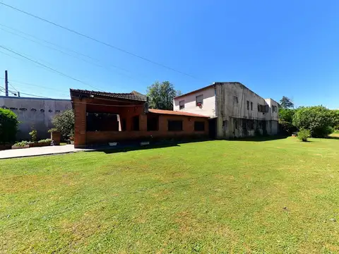 Venta casa con GRAN LOTE 905m2 multifamiliar