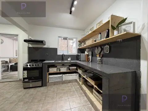 Casa 4 ambientes con 2 baños