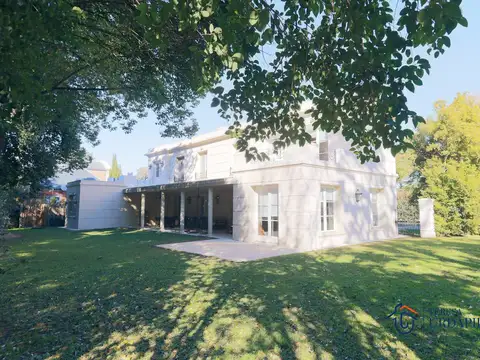 Casa en Venta y en alquiler Anual en Golf Club Argentino -con vista al golf-
