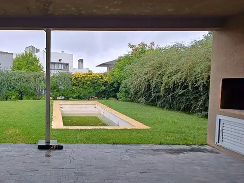 Casa en Alquiler de 3 dormitorios