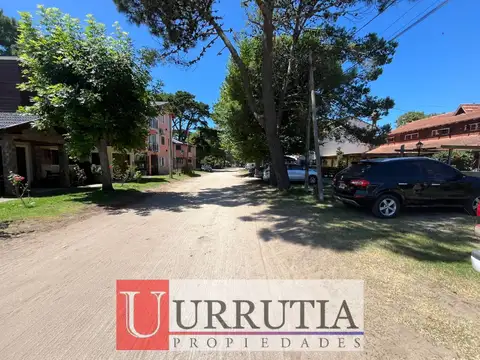 Terreno en Venta. Excelente ubicación. Planos aprobados para 6 unidades.