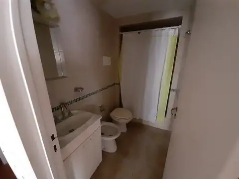 Excelente departamento en av 23 y 20, dos dormitorios, baño y toilette, cocina, living y balcon 