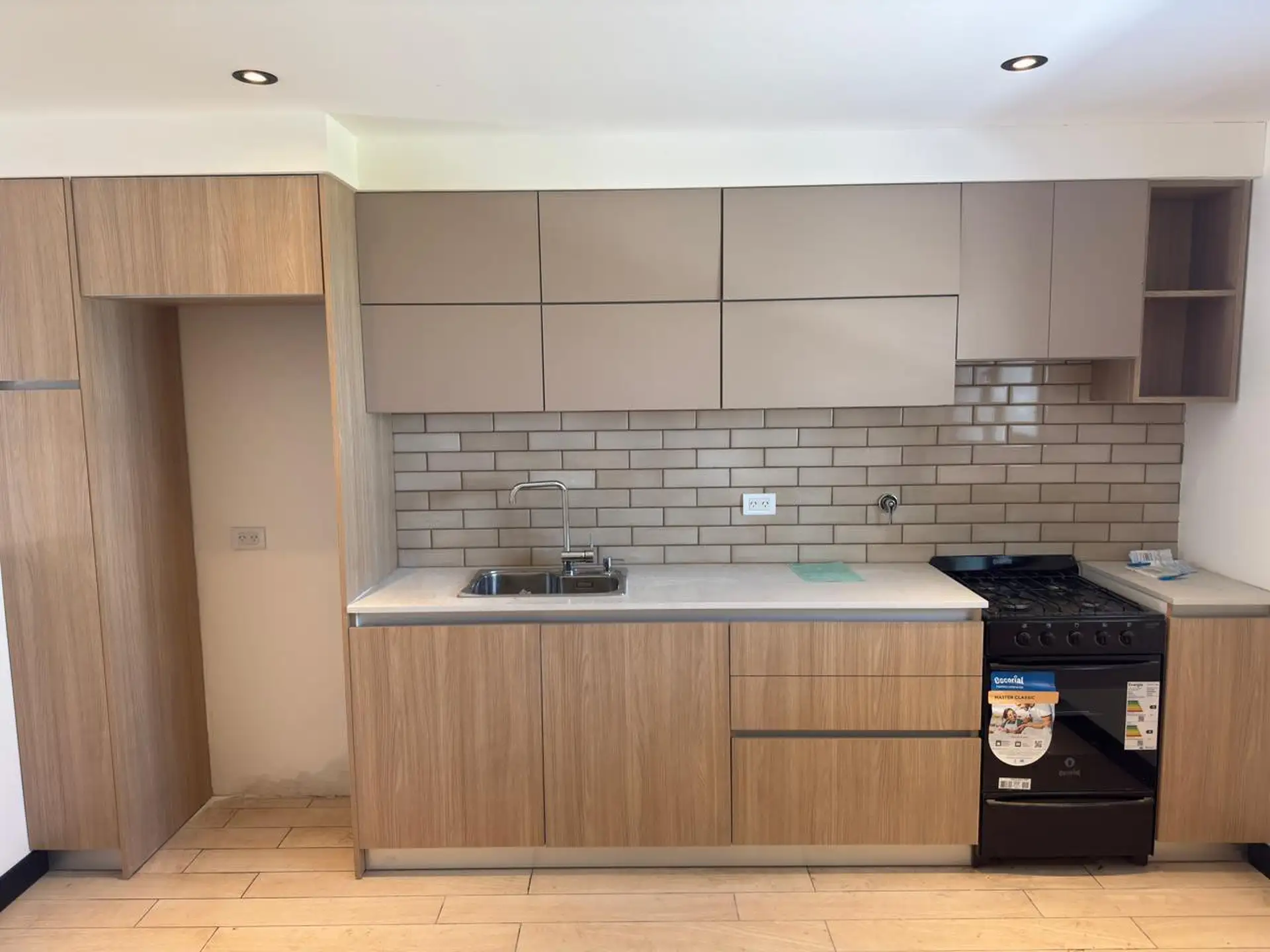 Casa 3 ambientes, reciclada a nuevo, con parque