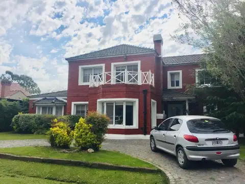 Casa en Echeverria del Lago Venta 5 Ambientes