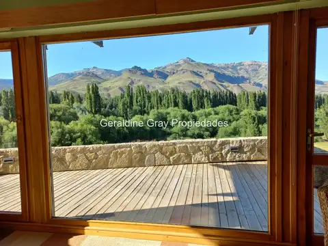 Casa 6 ambientes con 4 baños