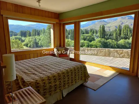 Casa 6 ambientes con 4 baños