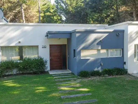 Venta de Casa en Costa Esmeralda Barrio Residencial 1