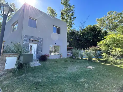 Venta Casa - Barrio Privado Los Arces / Apta Credito