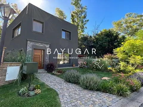 Venta Casa - Barrio Privado Los Arces / Apta Credito