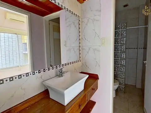 Casa 7 ambientes con 4 baños