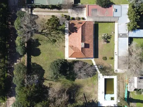HERMOSA QUINTA EN 9 DE ABRIL