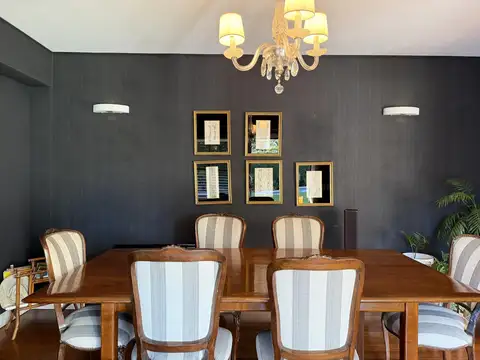 Casa en Alquiler de 2 Plantas, Con Jardín, Pileta y Garage - Martínez, San Isidro
