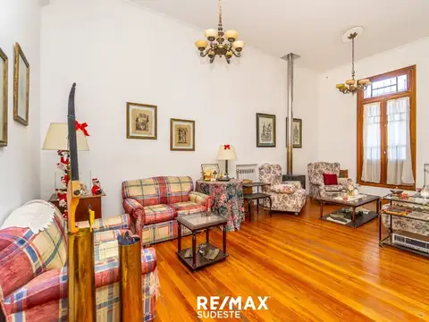 VENTA CASA 4 DORMITORIOS APTO CREDITO CENTRO 